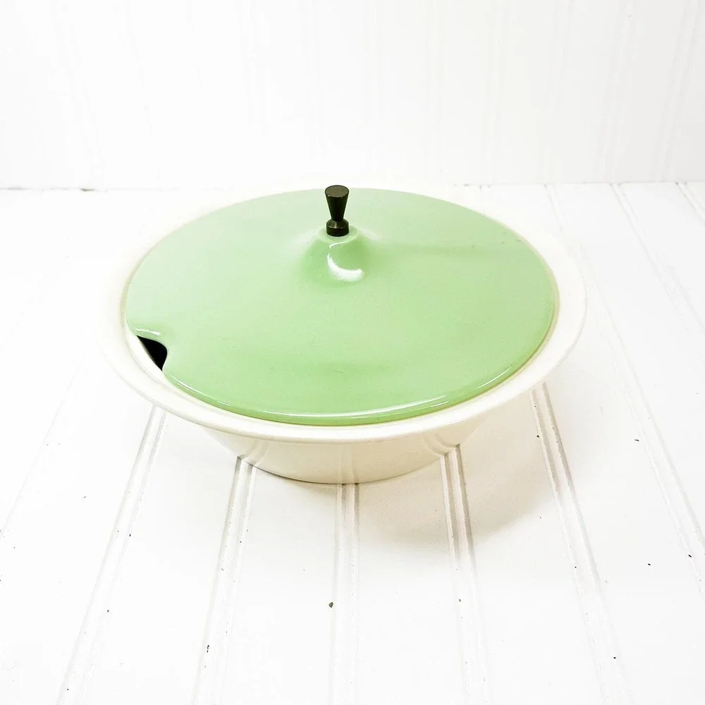 Vintage Salem Maple Leaf Casserole Bowl: Atomic Green Covered Dish